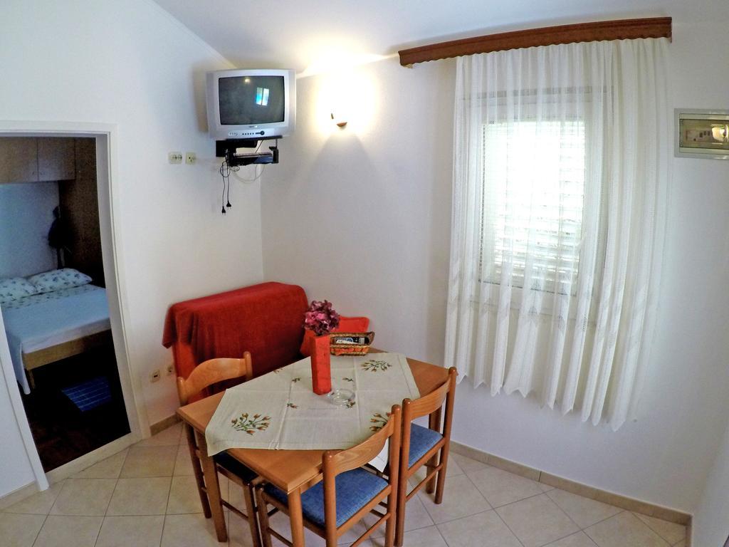 Apartments Ivic โบล ภายนอก รูปภาพ